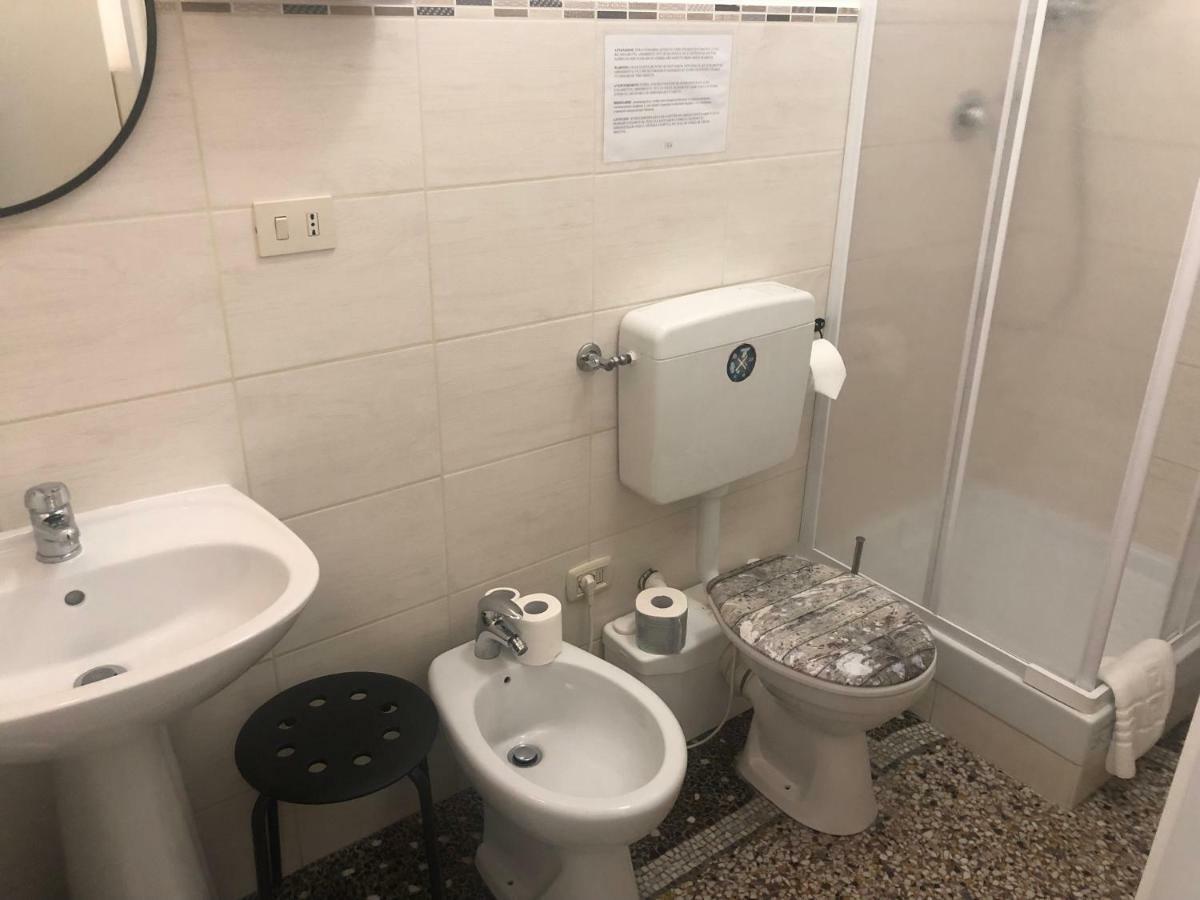 Check-Inn Rooms Genova Centro Εξωτερικό φωτογραφία
