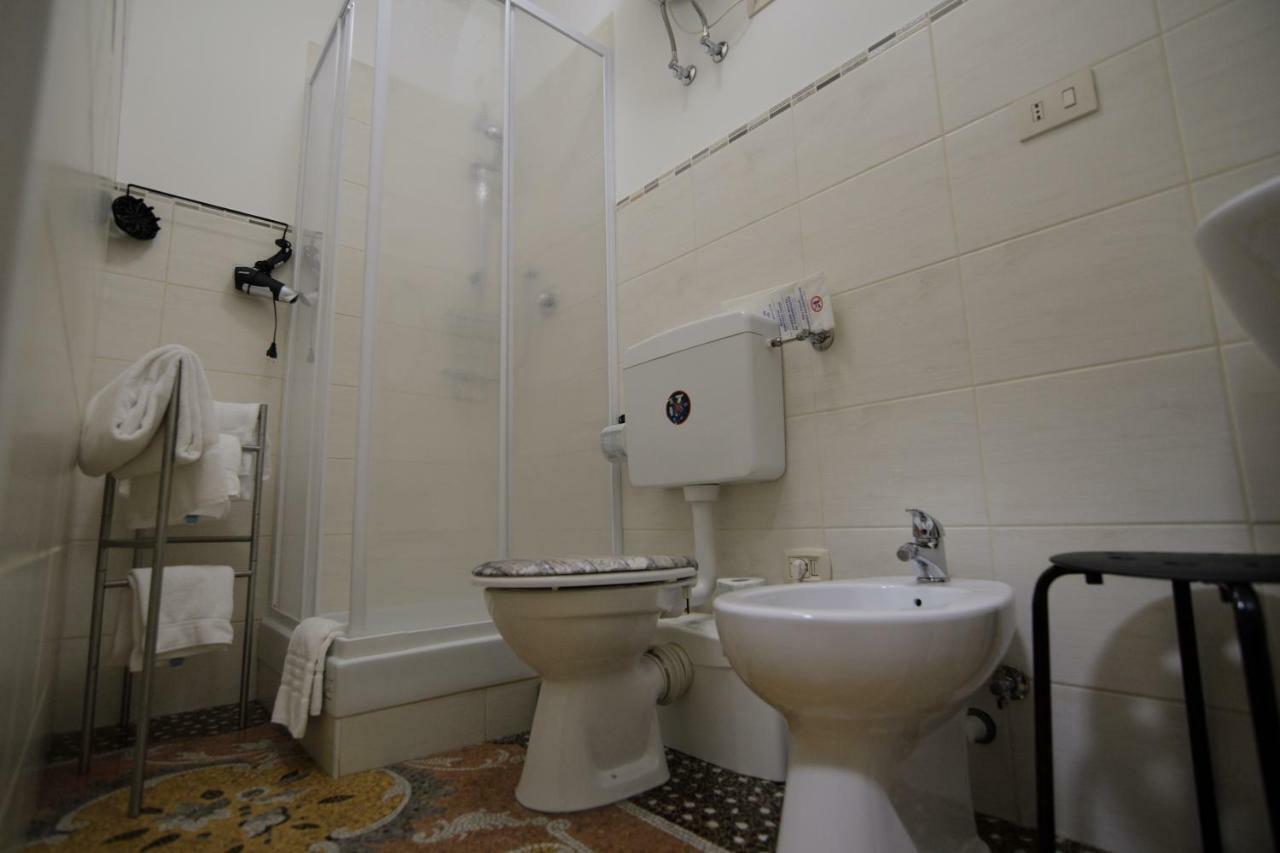 Check-Inn Rooms Genova Centro Εξωτερικό φωτογραφία