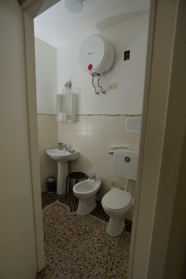 Check-Inn Rooms Genova Centro Εξωτερικό φωτογραφία
